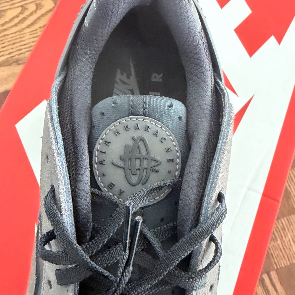 Men's Grey and Black Nike Air Huarache Runner - Picture 4 of 8